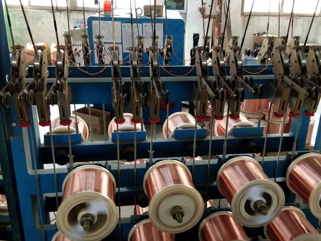想知道電源線插頭是怎樣做成的嗎？